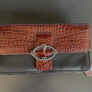 Sierra Valley Leather Zip Around Clutch Wallet